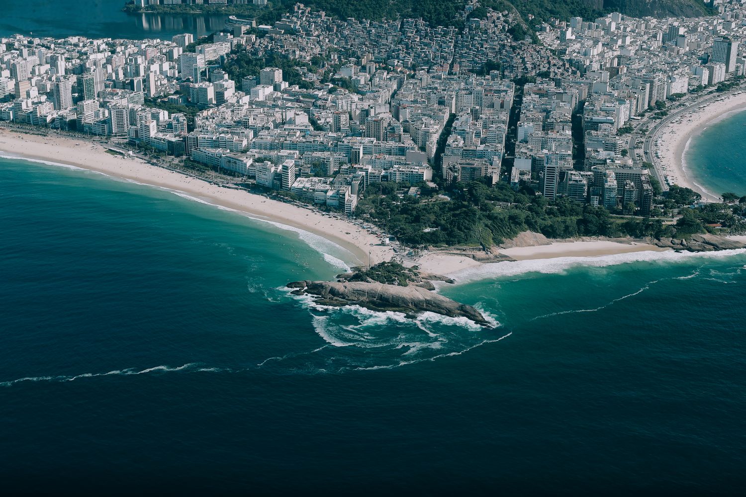 Arpoador e Ipanema vistos do céu